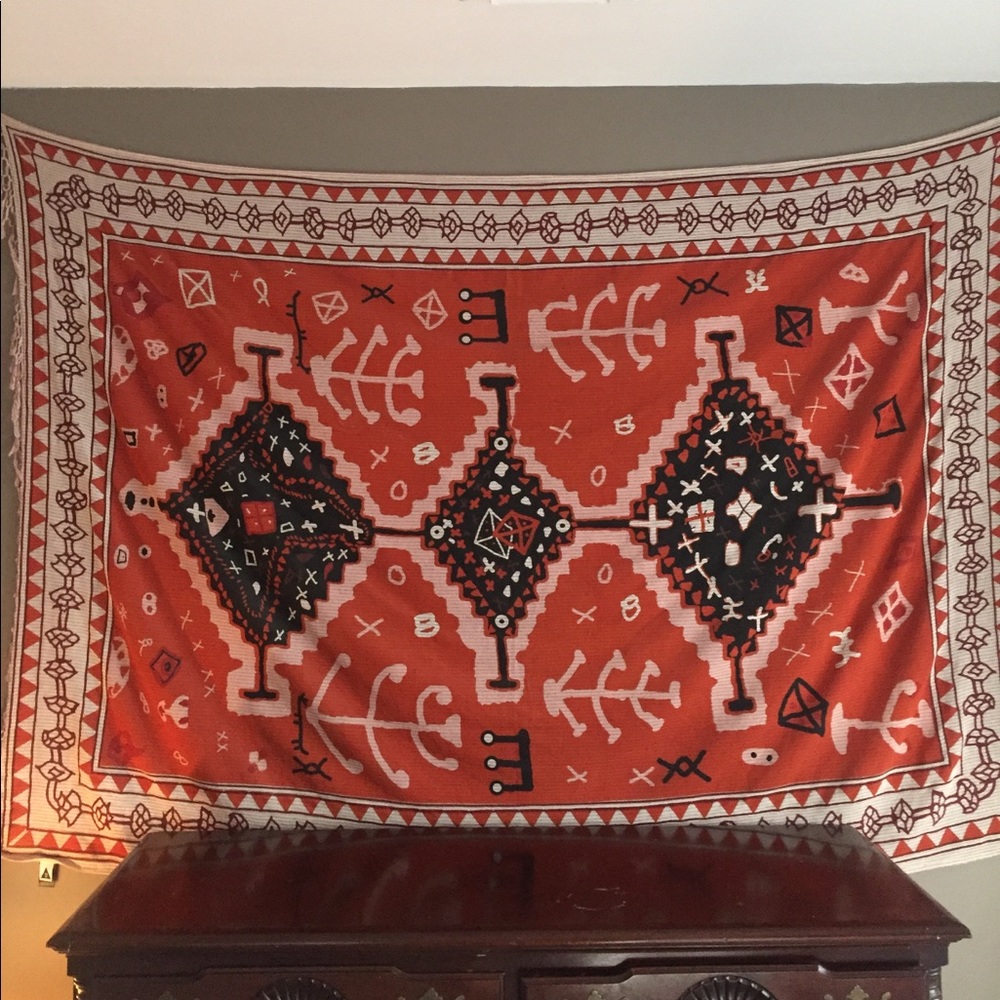 URBAN OUTFITTERS WALL TAPESTRY